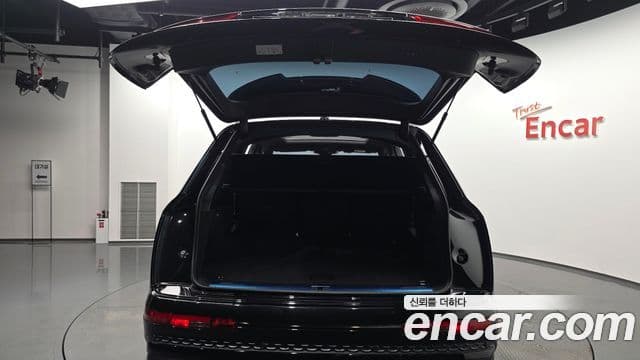 Audi Q7 2025 — Photo 13/37