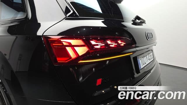 Audi Q7 2025 — Photo 10/37