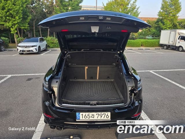 Porsche Cayenne 2021 — Photo 7/14