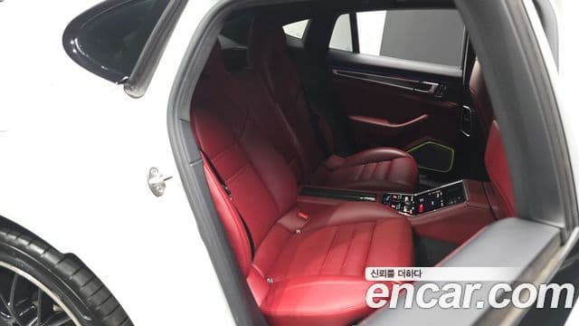 Porsche Panamera 2018 — Фото 12/20