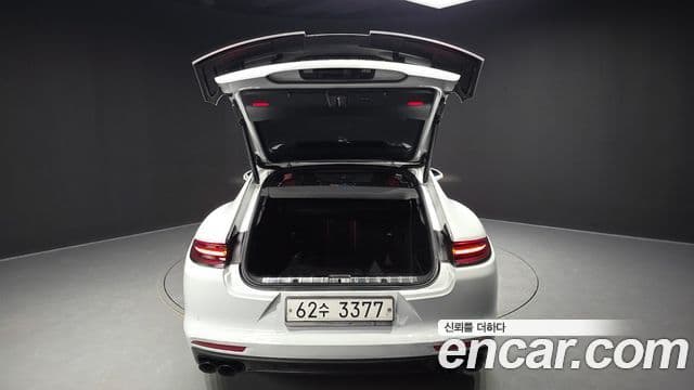 Porsche Panamera 2018 — Фото 20/20