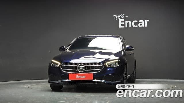 Mercedes-Benz E-Class 2022 — Photo 20/20