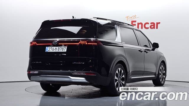 Kia Carnival 2021 — ფოტო 2/20