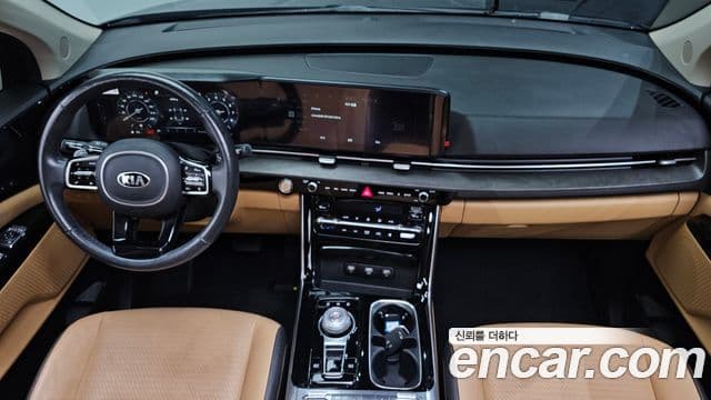 Kia Carnival 2021 — ფოტო 7/20