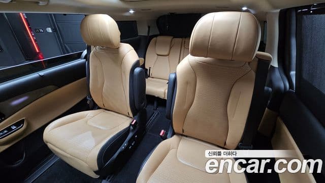 Kia Carnival 2021 — Фото 13/20