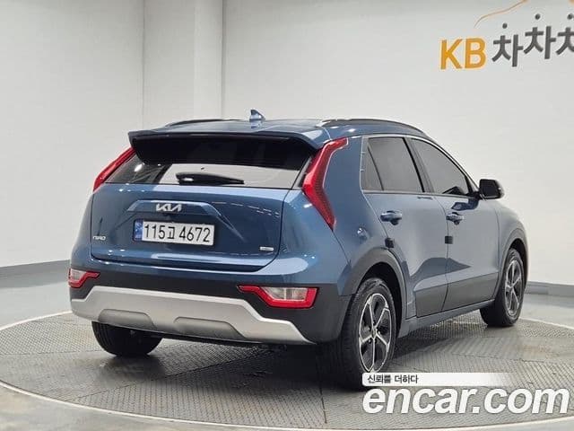 Kia Niro 2022 — ფოტო 2/20