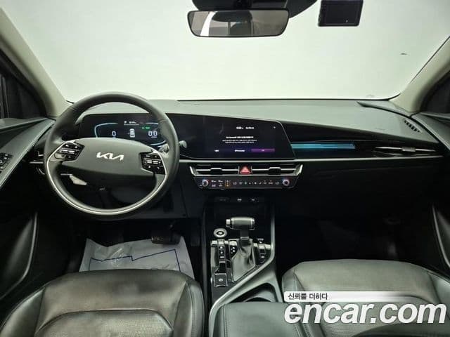 Kia Niro 2022 — ფოტო 10/20