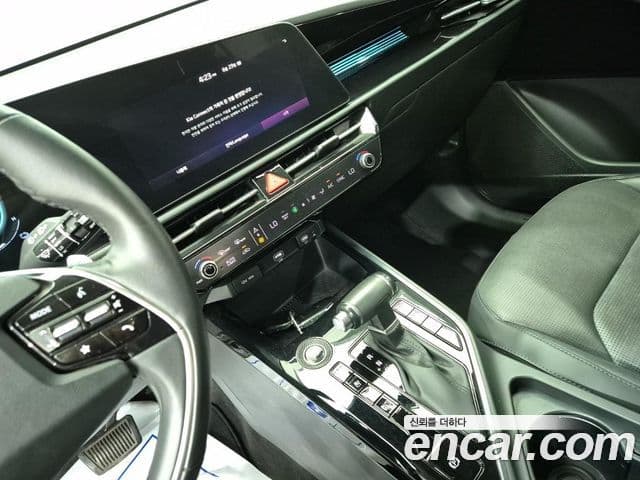 Kia Niro 2022 — ფოტო 8/20