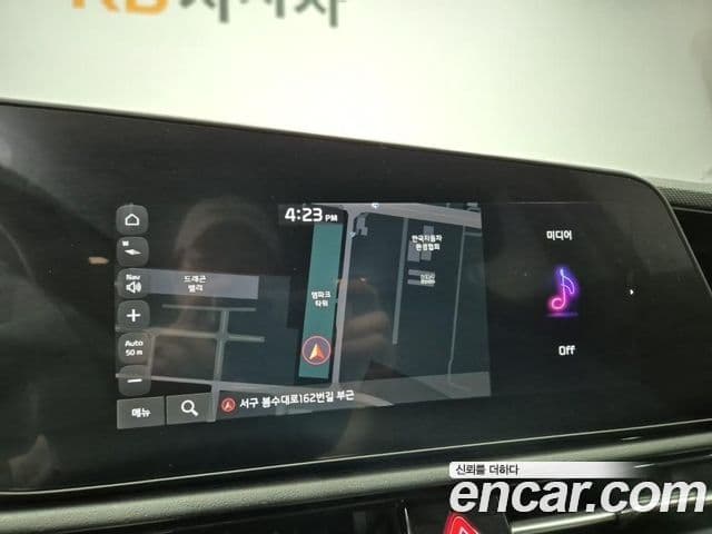 Kia Niro 2022 — ფოტო 13/20