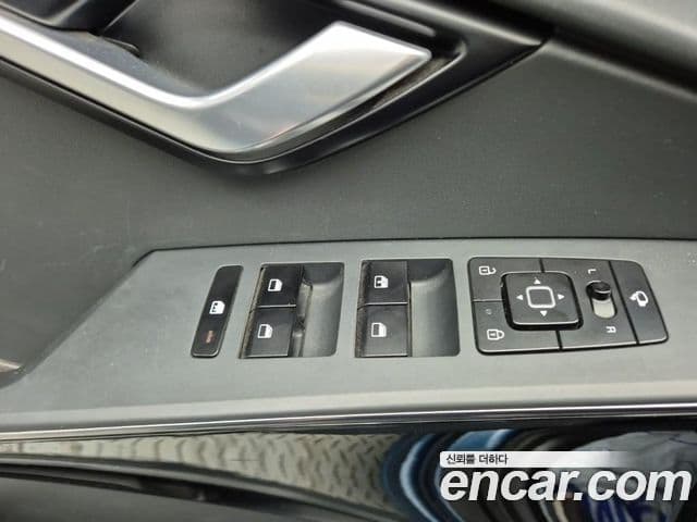 Kia Niro 2022 — ფოტო 18/20