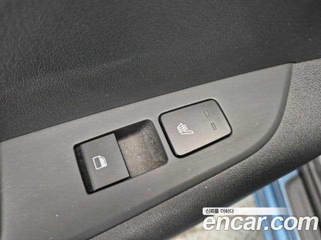 Kia Niro 2022 — ფოტო 19/20