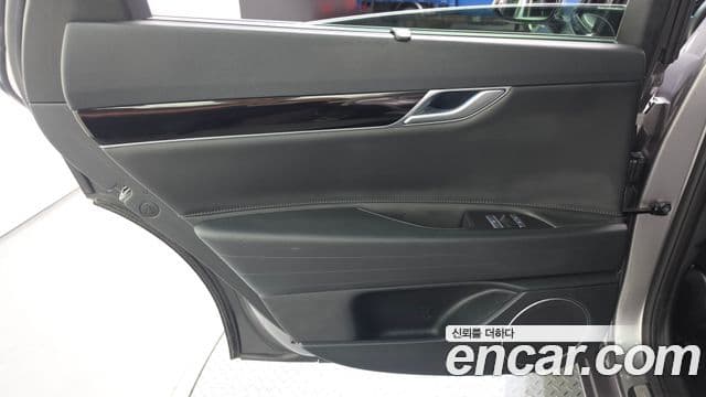 Genesis G80 2023 — ფოტო 18/33