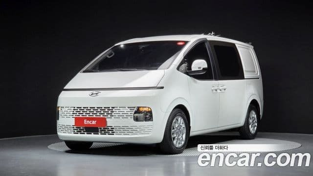 Hyundai Staria 2022 — ფოტო 9/20