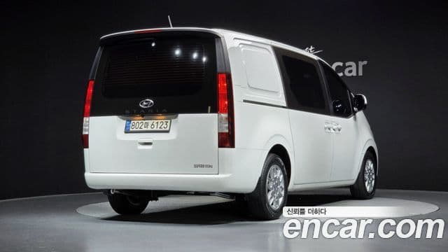 Hyundai Staria 2022 — ფოტო 1/20