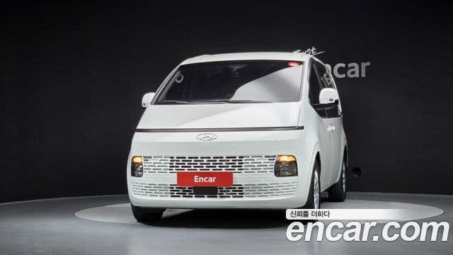 Hyundai Staria 2022 — ფოტო 2/20