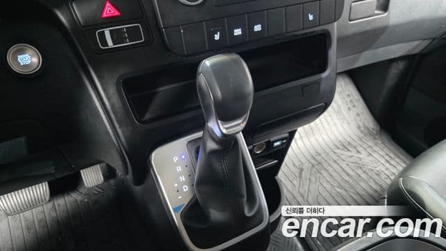 Hyundai Staria 2022 — ფოტო 7/20