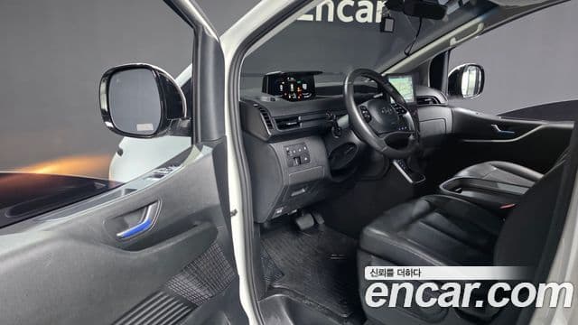 Hyundai Staria 2022 — ფოტო 8/20