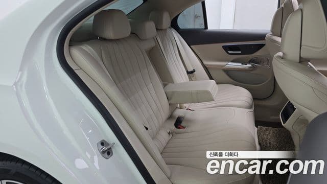 Mercedes-Benz E-Class 2024 — Фото 11/20