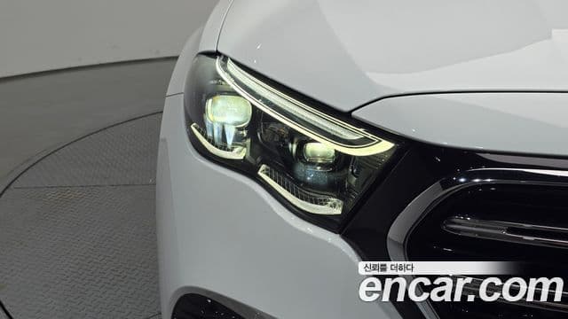 Mercedes-Benz E-Class 2024 — Photo 2/30