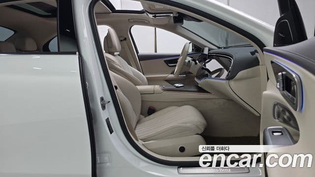 Mercedes-Benz E-Class 2024 — Photo 14/30