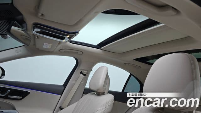 Mercedes-Benz E-Class 2024 — Photo 5/30
