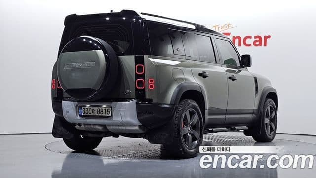 Land Rover Defender 2022 — Фото 2/20