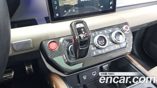 Land Rover Defender 2022 — Фото 9/20