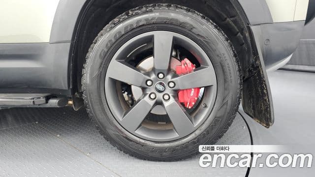 Land Rover Defender 2022 — Photo 15/37