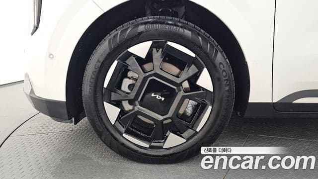 Kia Carnival 2025 — ფოტო 32/34