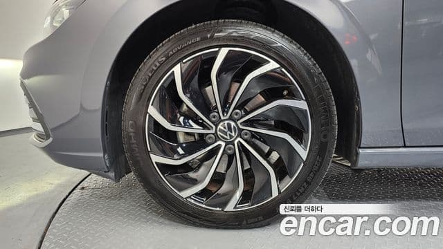 Volkswagen Golf 2022 — ფოტო 5/20