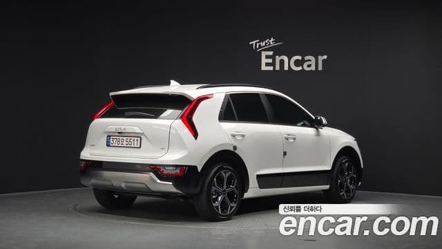 Kia Niro 2024 — Фото 2/20