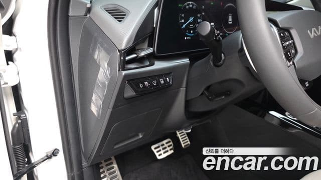 Kia Niro 2024 — Фото 13/20
