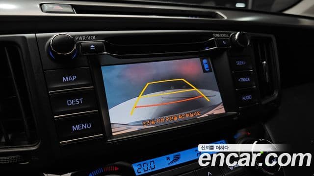 Toyota RAV4 2018 — фото 15 из 20