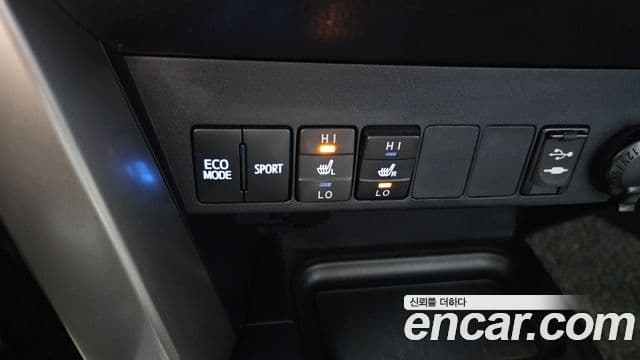 Toyota RAV4 2018 — ფოტო 20/20
