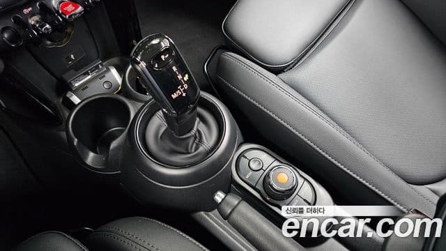 Mini Cooper 2022 — Photo 12/20