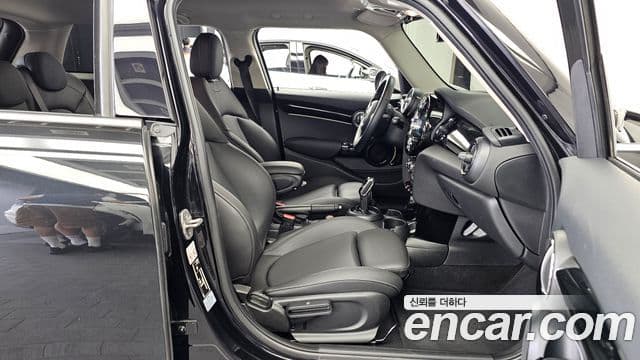 Mini Cooper 2022 — Photo 13/20