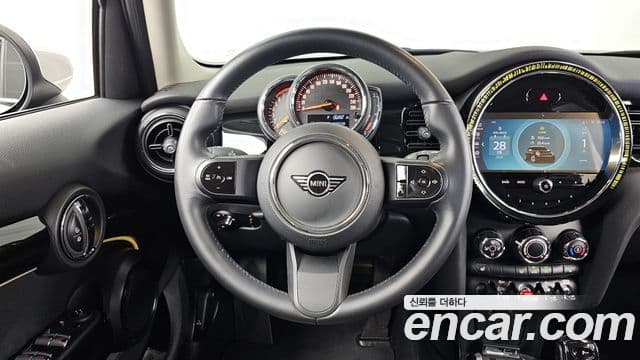 Mini Cooper 2022 — Photo 6/20