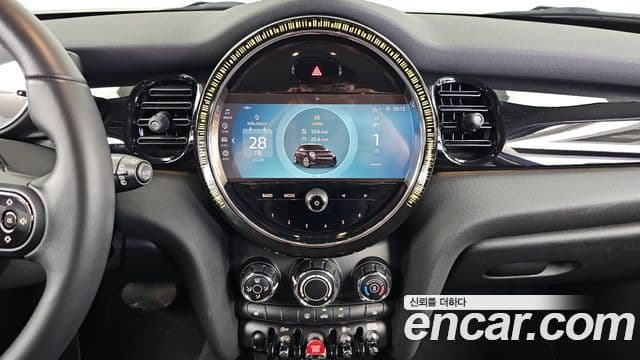 Mini Cooper 2022 — Photo 2/20