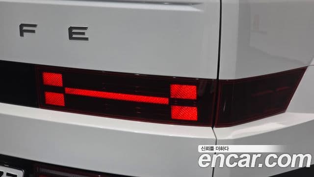 Hyundai Santa Fe 2024 — Photo 19/33