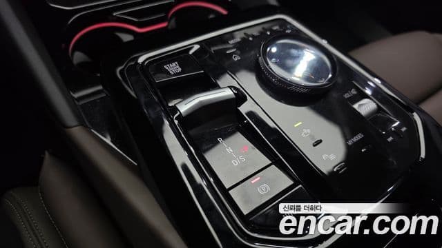 BMW 5 Series 2025 — Фото 9/20