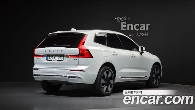 Volvo XC60 2025 — Фото 2/20