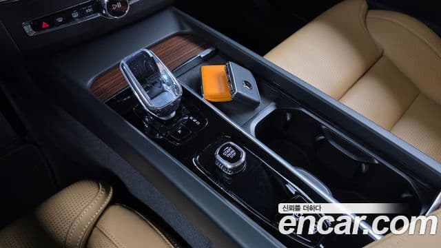 Volvo XC60 2025 — Фото 9/20