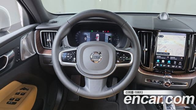 Volvo XC60 2025 — Фото 15/20
