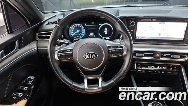 Kia K5 2021 — Şəkil 13/20