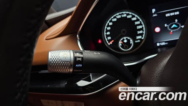 Genesis Electrified G80 2022 — Şəkil 17/20