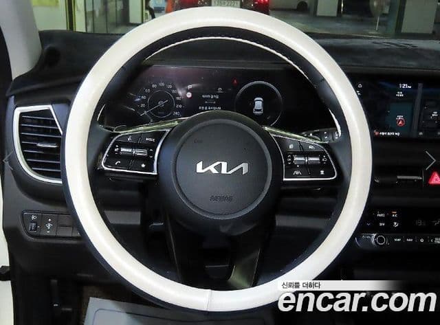 Kia Seltos 2023 — Şəkil 7/20
