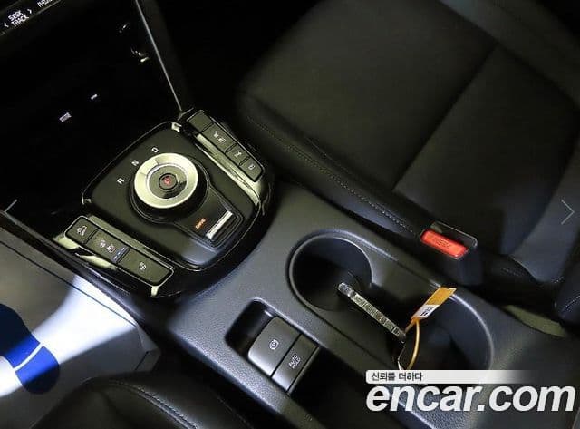 Kia Seltos 2023 — Şəkil 12/20