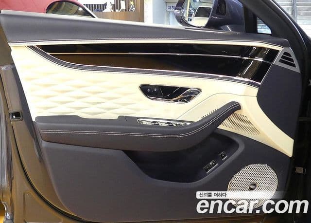 Bentley Flying Spur 2023 — Şəkil 11/20