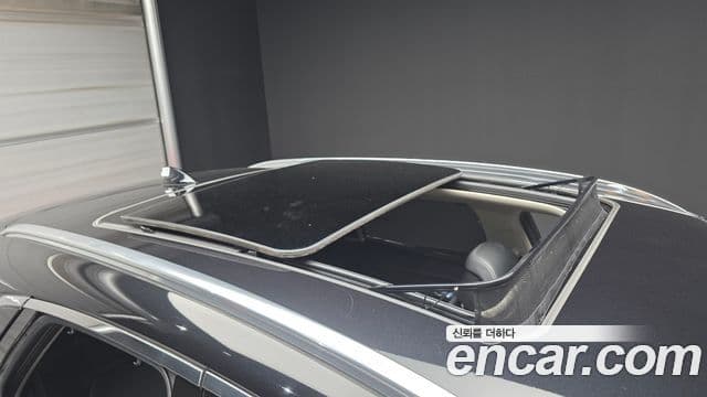 Genesis GV70 2023 — Photo 33/33