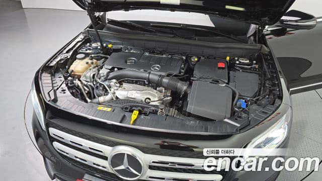 Mercedes-Benz GLB-Class 2021 — Фото 6/20